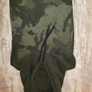 UNDER ARMOUR HOODIE SWEATSHIRT  (camouflage) XL